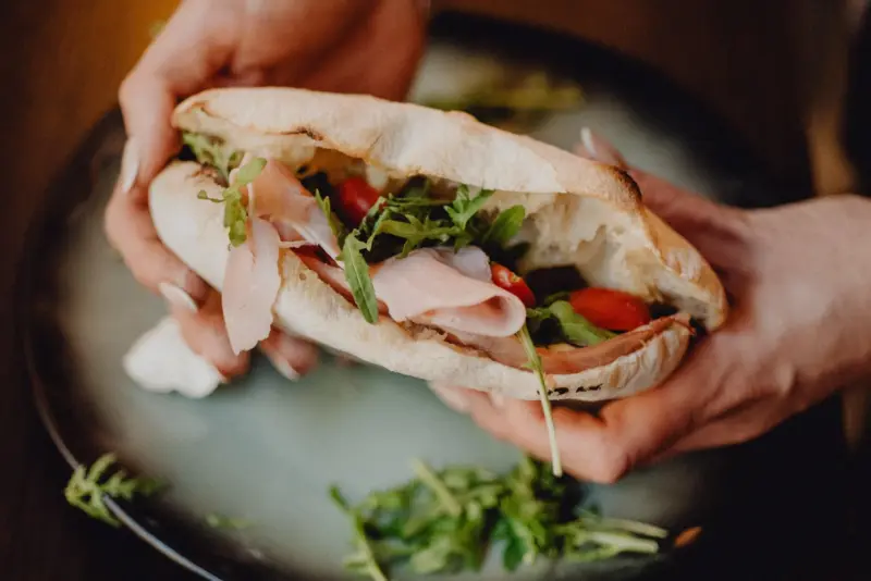 PANUOZZO - KANAPKA Z CIASTA PIZZOWEGO, Pizzeria Tokaj Jelenia Góra